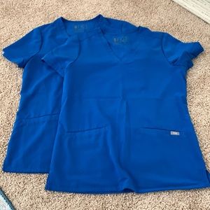 Figs Casma Scrub top